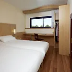 Ibis Poitiers Site Du Futuroscope فندق شاسنوي دي بويتو