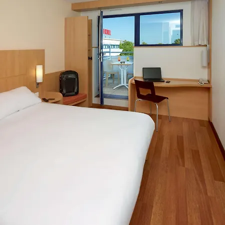 Hotel Ibis Site Du Futuroscope