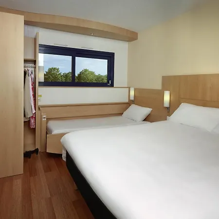 Ibis Poitiers Site Du Futuroscope