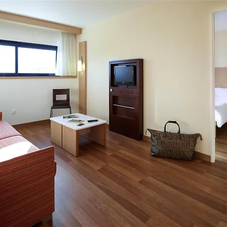 Hotel Ibis Poitiers Site Du Futuroscope 3*