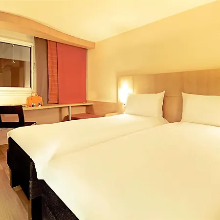 Ibis Poitiers Site Du Futuroscope Hotel 3*