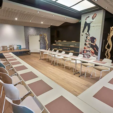Hotel Ibis Poitiers Site Du Futuroscope 3*