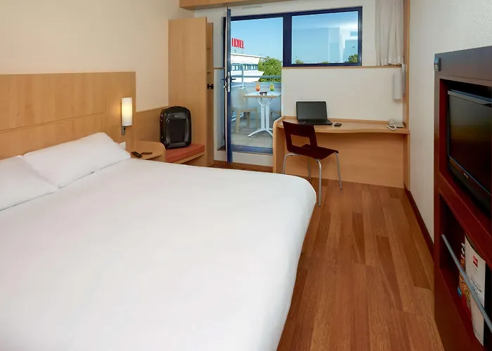 Hotel Ibis Poitiers Site Du Futuroscope