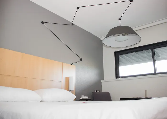 Ibis Poitiers Site Du Futuroscope 3*